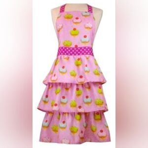 GOURMET CLUB APRON HOSTESS PINK WITH CUPCAKES ADORABLE NEVER WORN SMOKE FREE